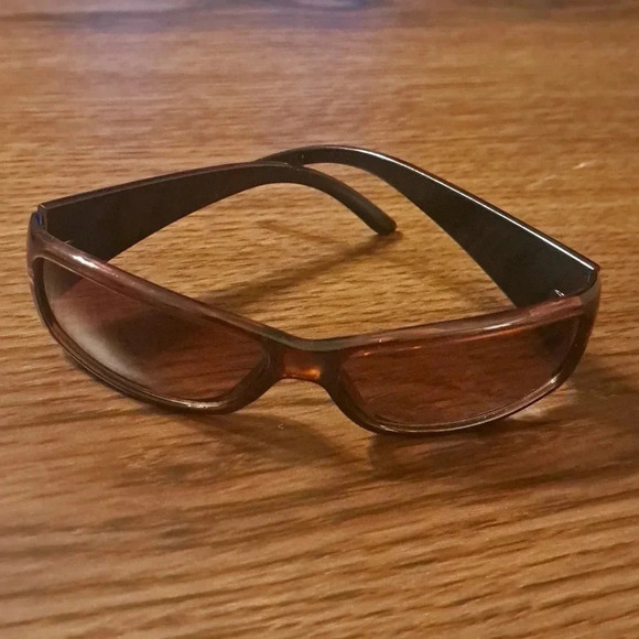 Fashion Sunglasses | One Size | Brown | Gently worn | No visible scratches - Picture 2 of 7
